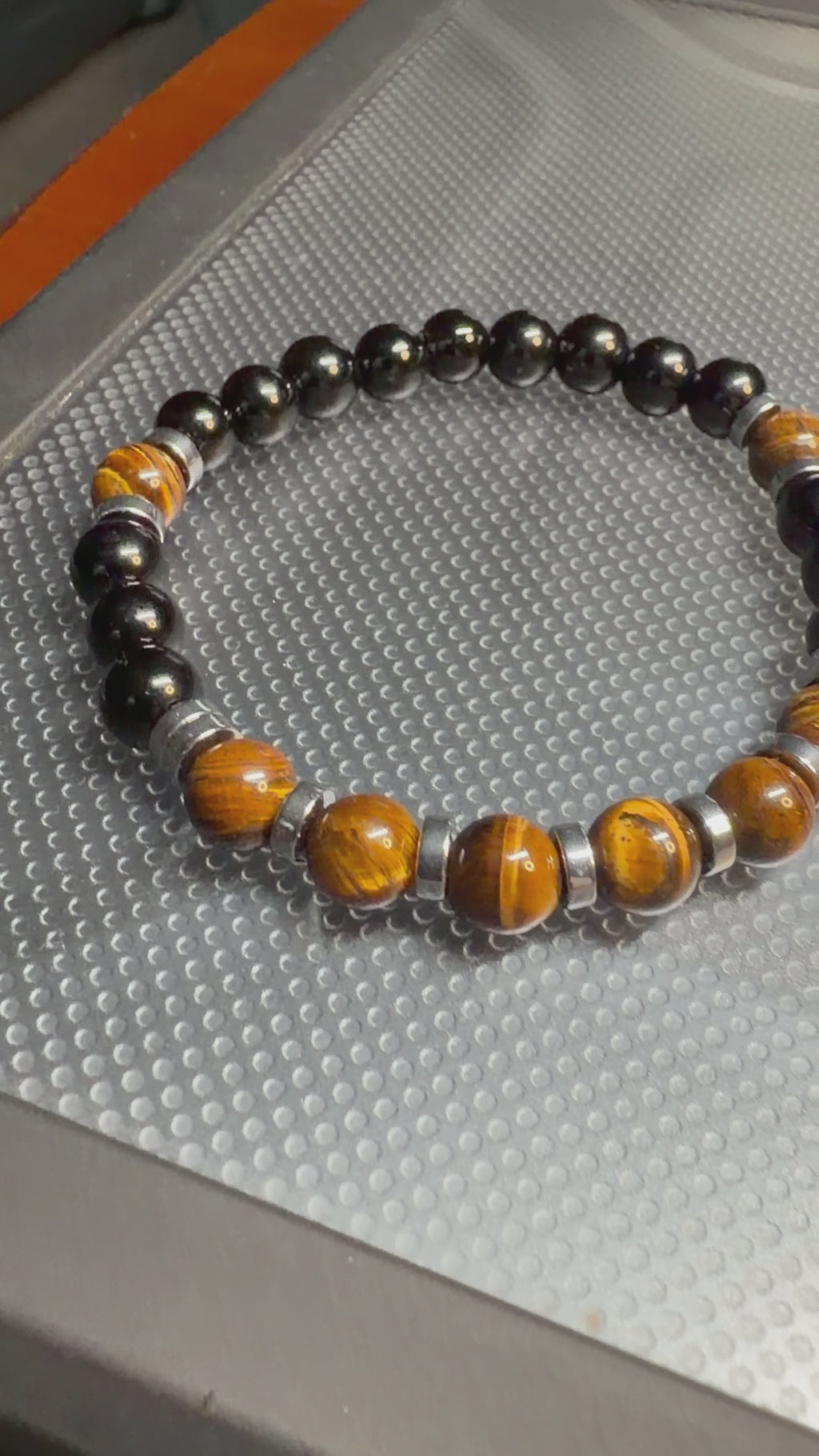 Handmade Natural Tiger Eye & Black Onyx Bracelet